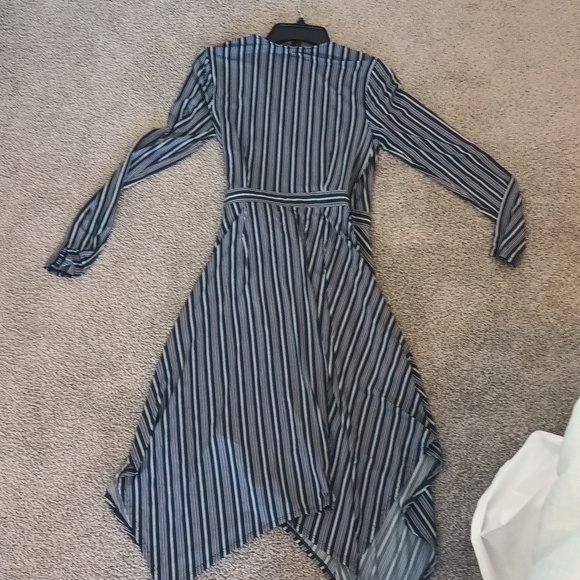 BCBGMaxazria wrap dress - Picture 5 of 6